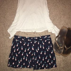 🌻NWOT Navy & Pineapple shorts Size 0